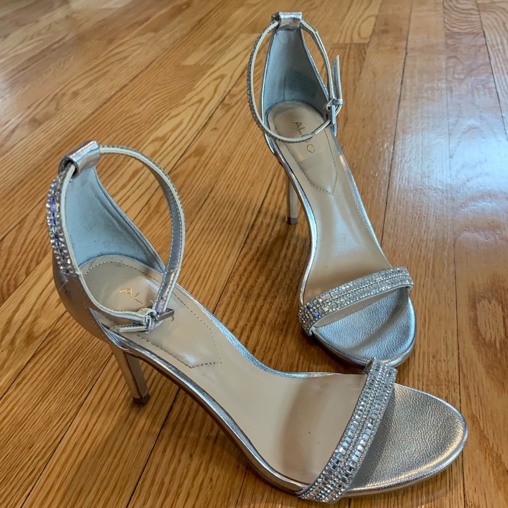 Beautiful silver Aldo sandal